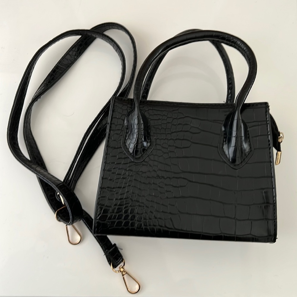 Mini cocodrile leather bag